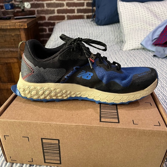 New Balance Blue and Black Athletic Shoes - Picture 10 of 12